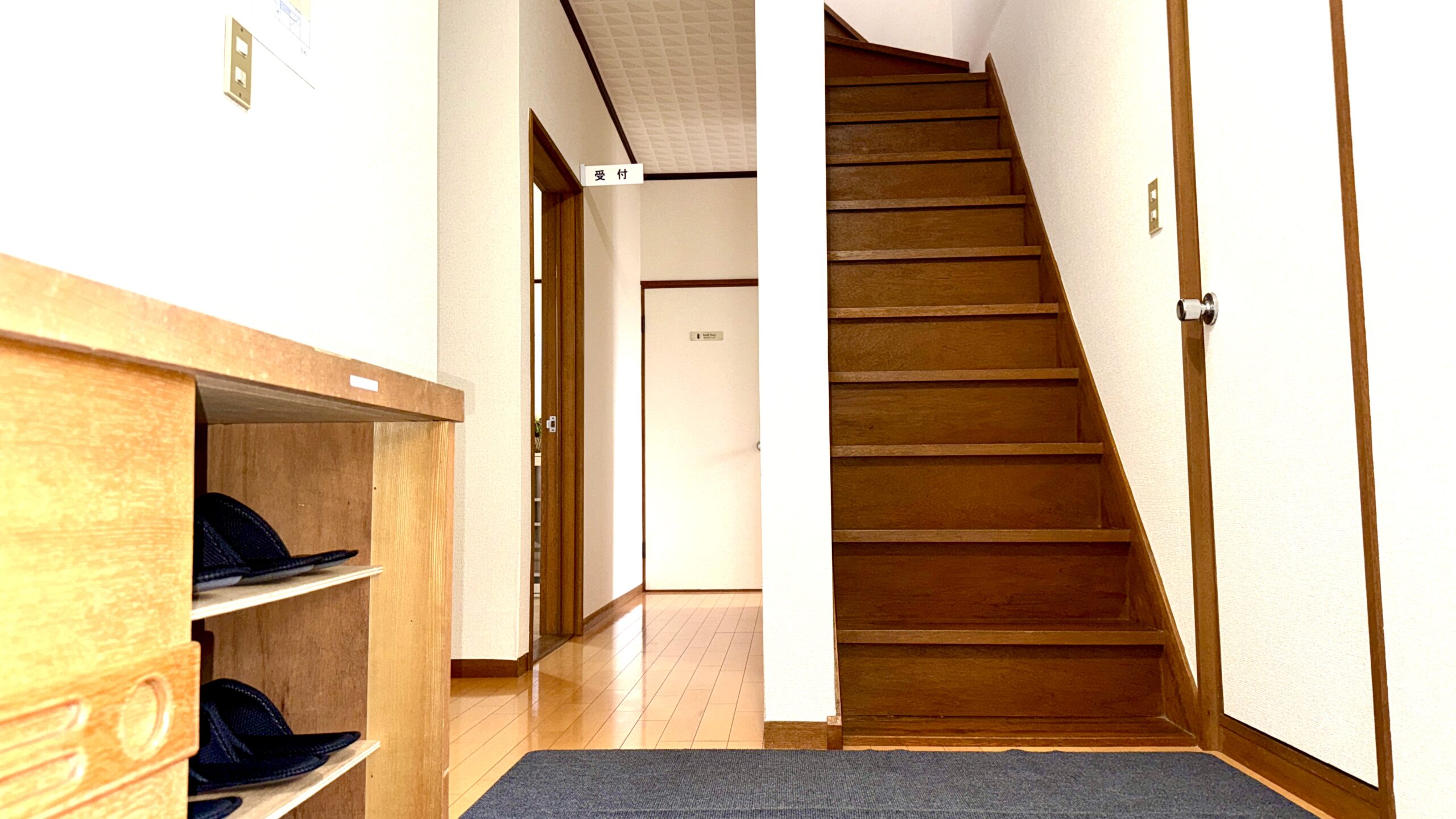 1階廊下と階段の位置