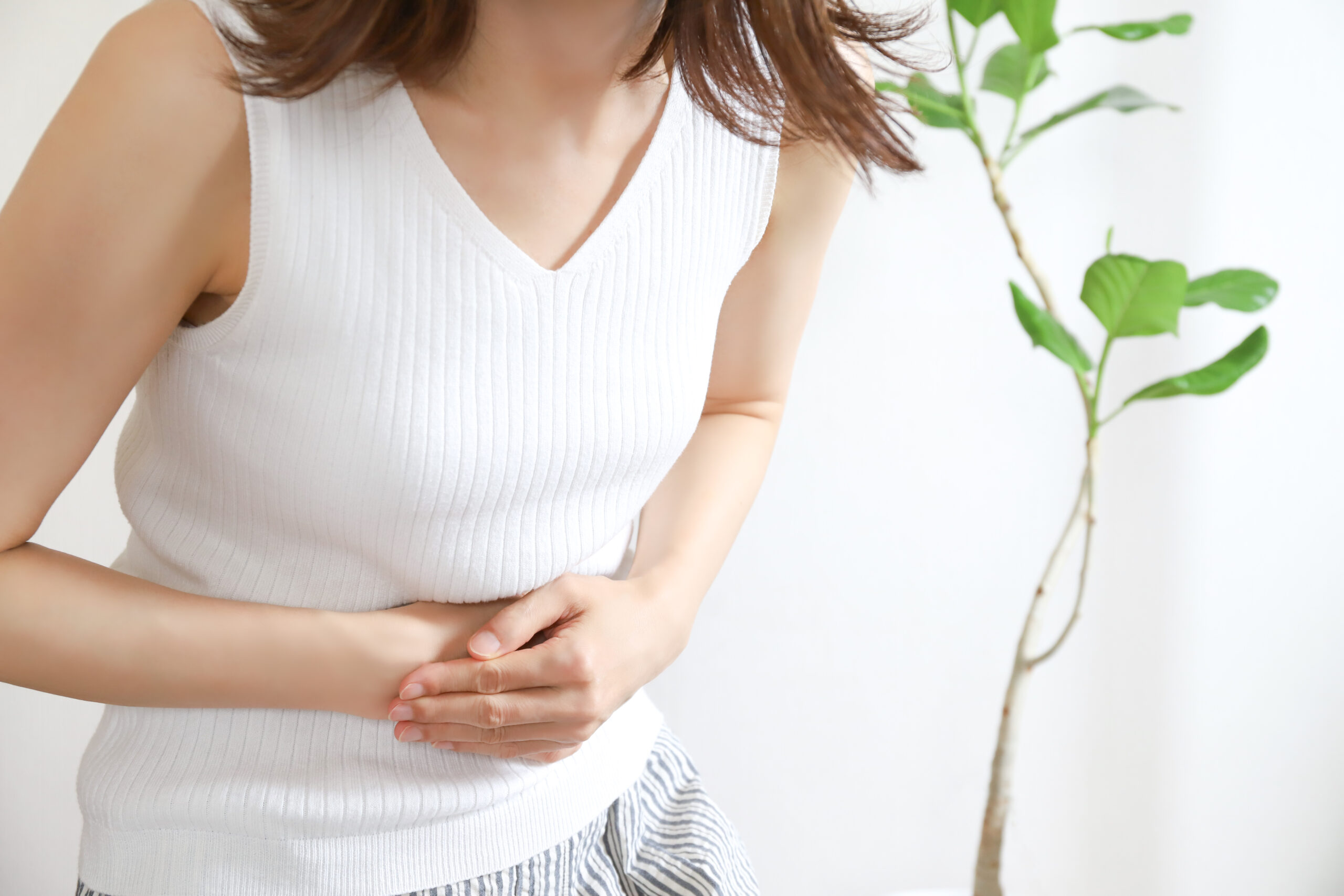 月経困難症で苦しむ女性
